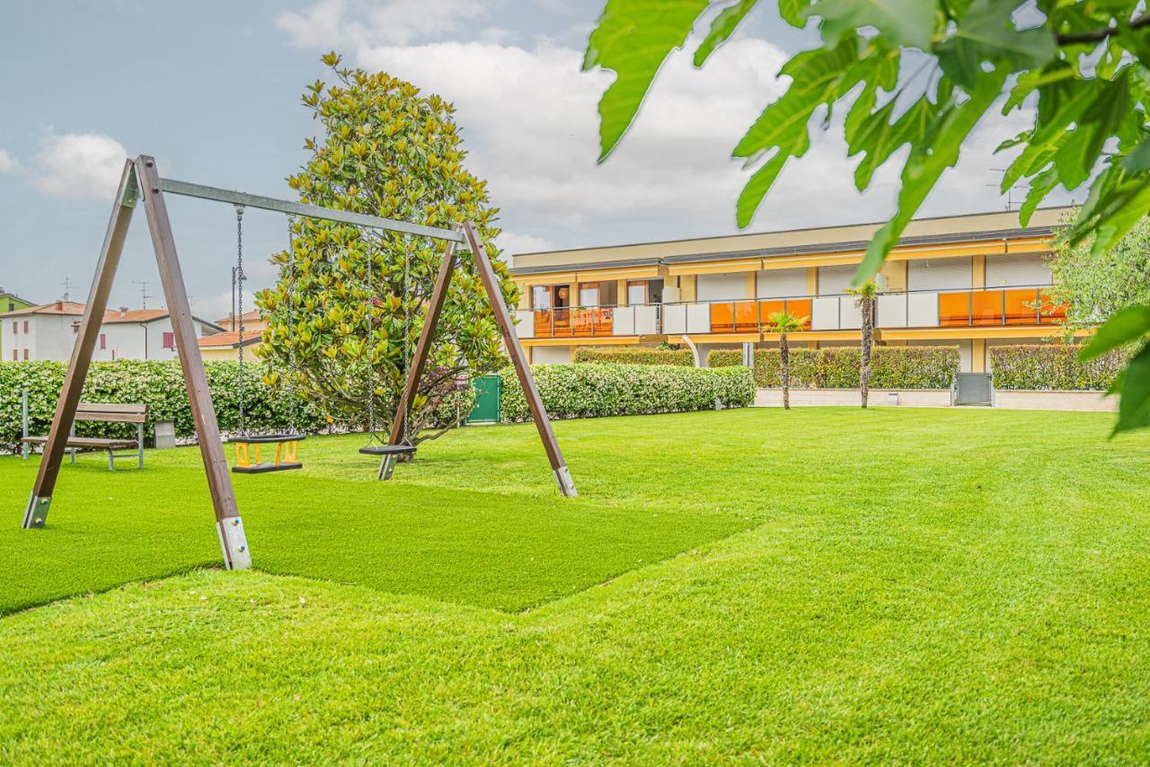 Hygge Family Apartment - One Step Away From The Lake!!! Sirmione Exterior foto